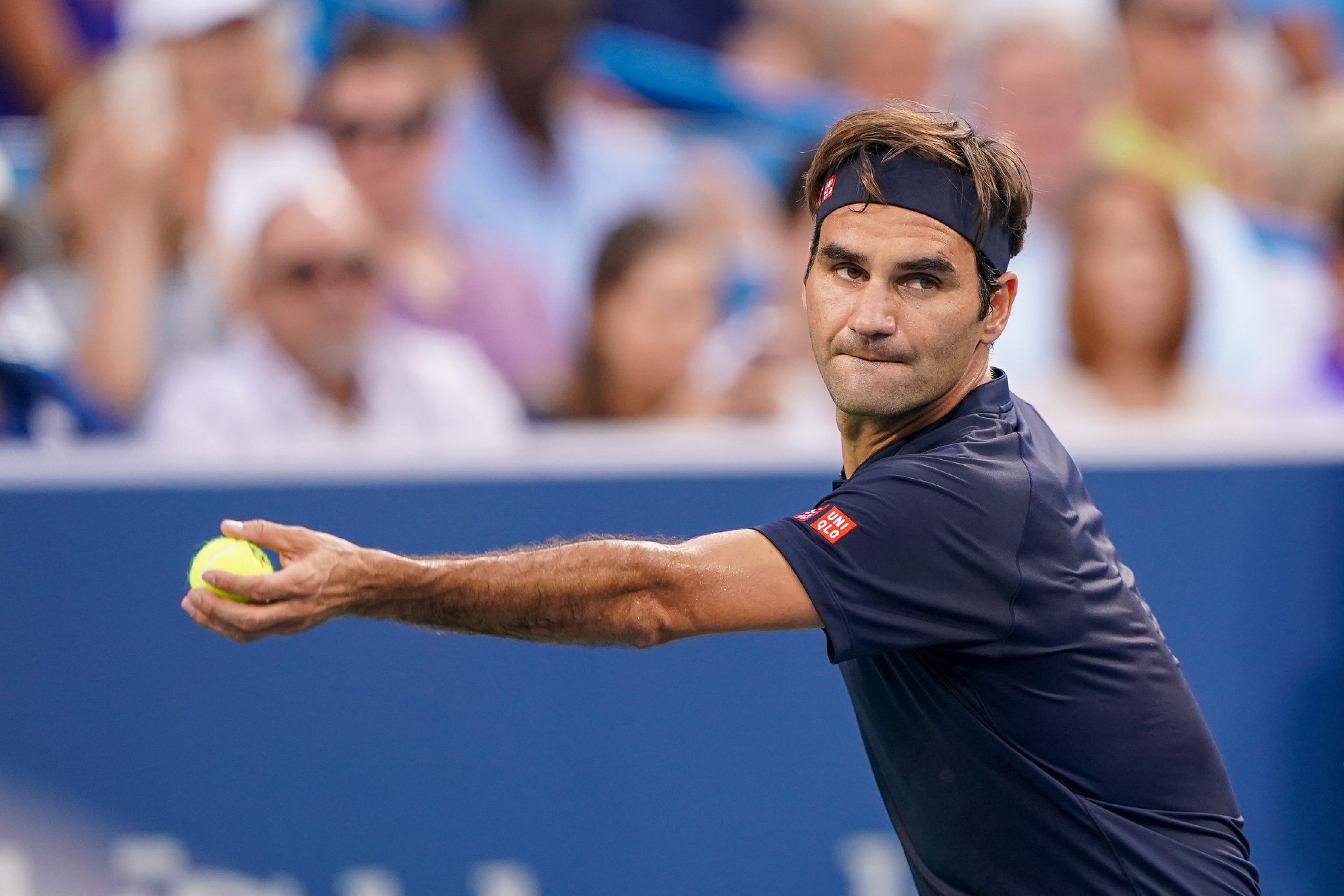 背景下继续 背景下继续