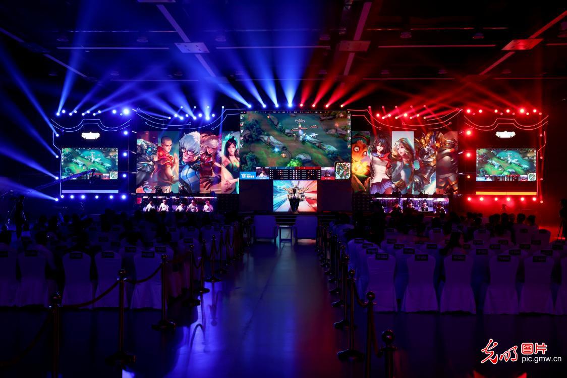 仅是俱乐部 仅是俱乐部